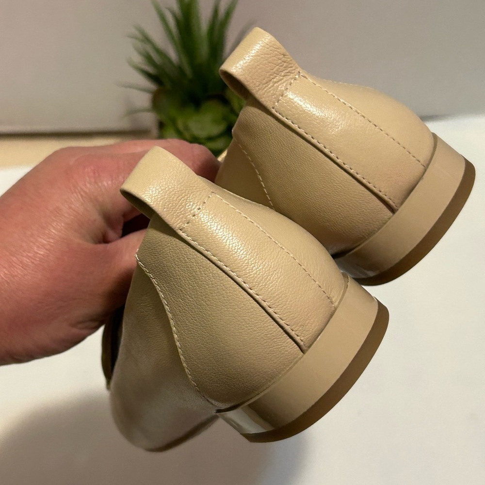Naturalizer Women's Tan Loafers - Picture 3 of 8